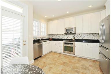 717 Fords Landing Way - Kitchen