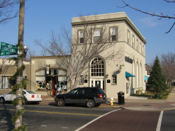Del Ray Main Street - Cheesetique & Virginia Commerce Bank on Mt Vernon Ave